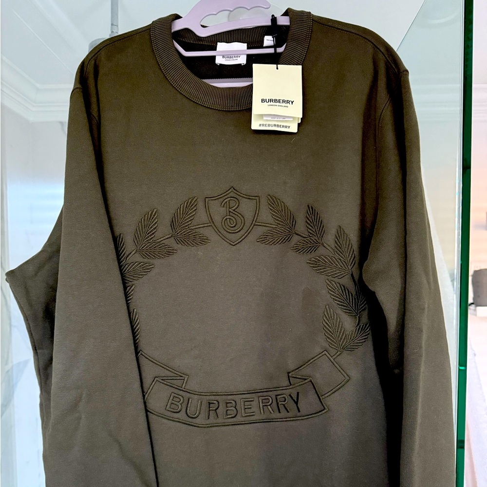 Burberry men's large sweat shirt -